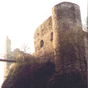 Brücke zur Altenbaumburg im Sonnenaufgang Bruecke Altenbaumburg